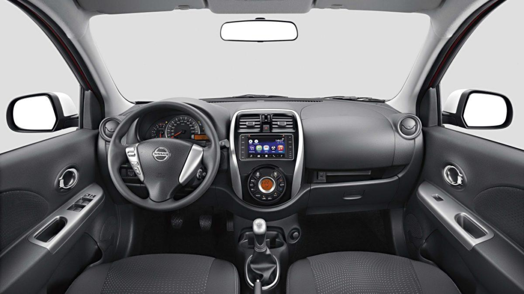 intérieur de la Nissan March