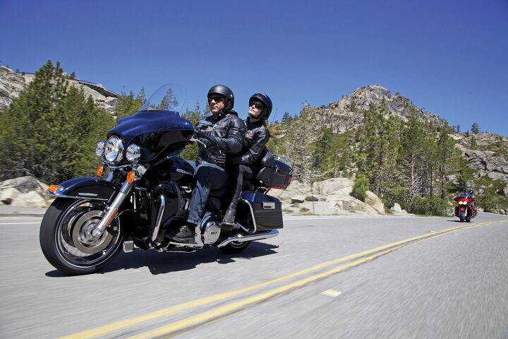 moto confortable pour passager :  Harley-Davidson Electra Glide