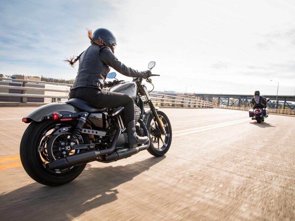 Moto pour femme : Harley-Davidson Iron 883