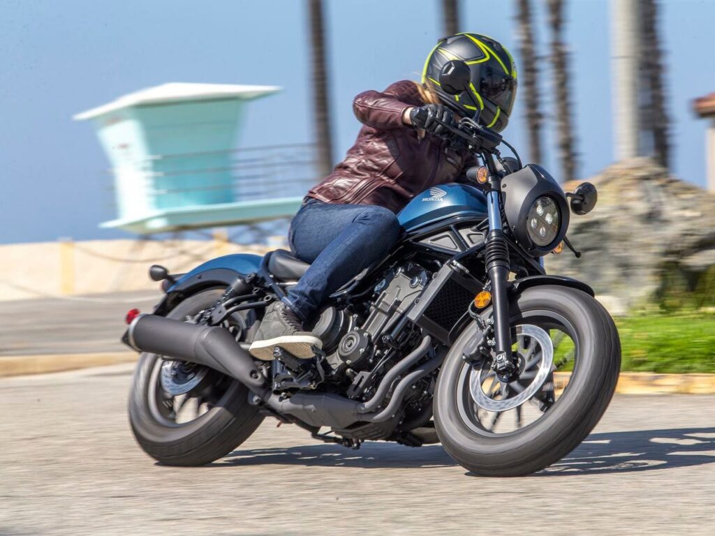 Moto pour femme : Harley-Honda Rebel 300/500