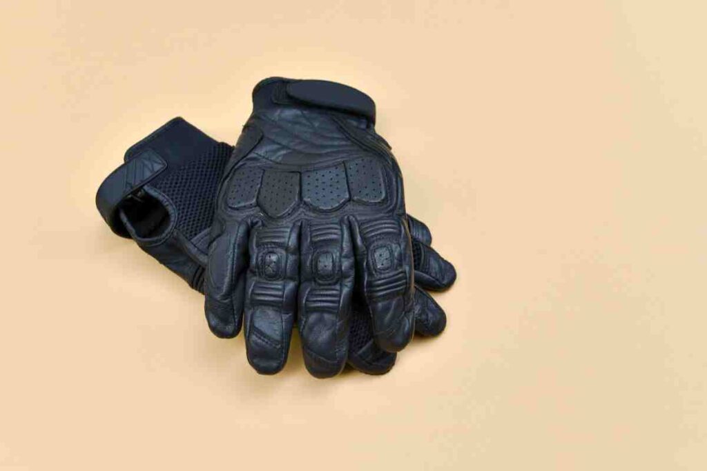 vérifier l'homologation de vos gants moto